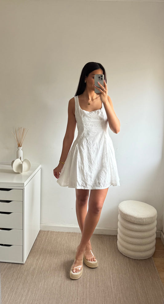 VESTIDO BORDADO